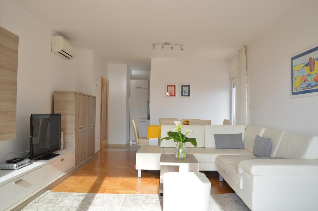 Apartment Silvija Sea View 乌马格 外观 照片