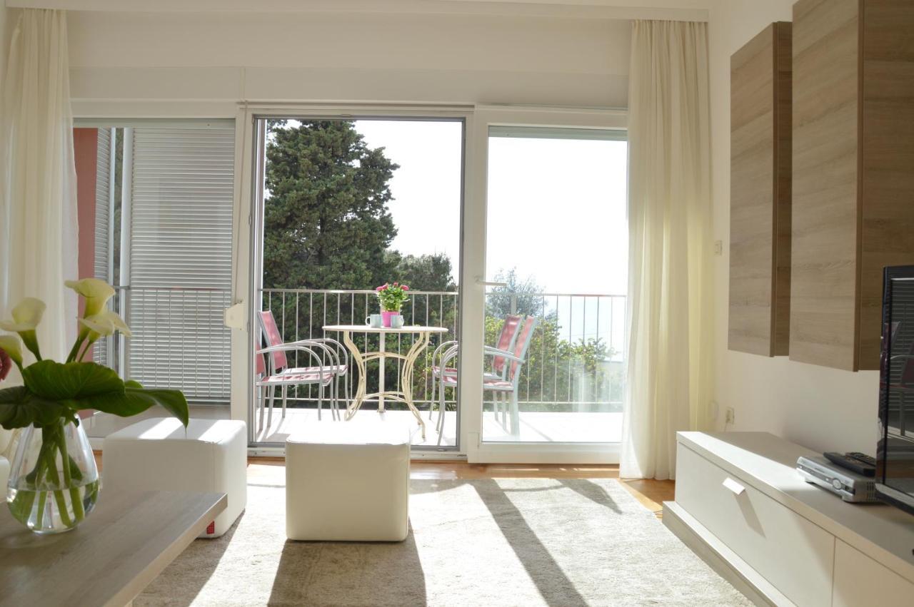 Apartment Silvija Sea View 乌马格 外观 照片