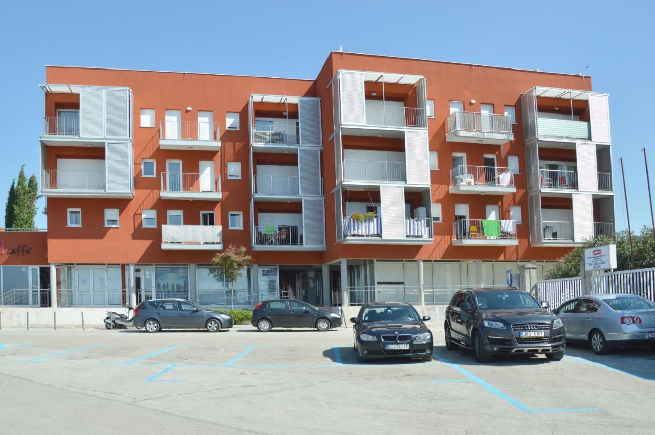 Apartment Silvija Sea View 乌马格 外观 照片